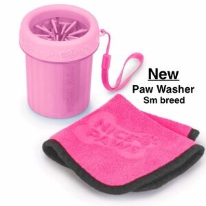 New Nice Paws Paw Washer w/Towel with tags in box pink ⭐️⭐️⭐️⭐️